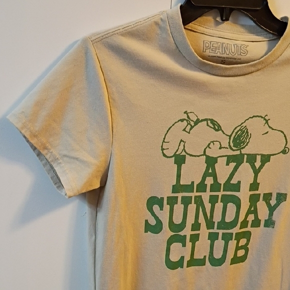 ****Snoopy Lazy Sunday Club T-Shirt - Picture 5 of 5
